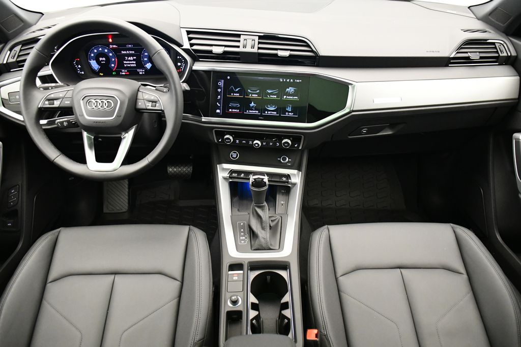 Thumbnail: 2025 Audi Q3 - 21