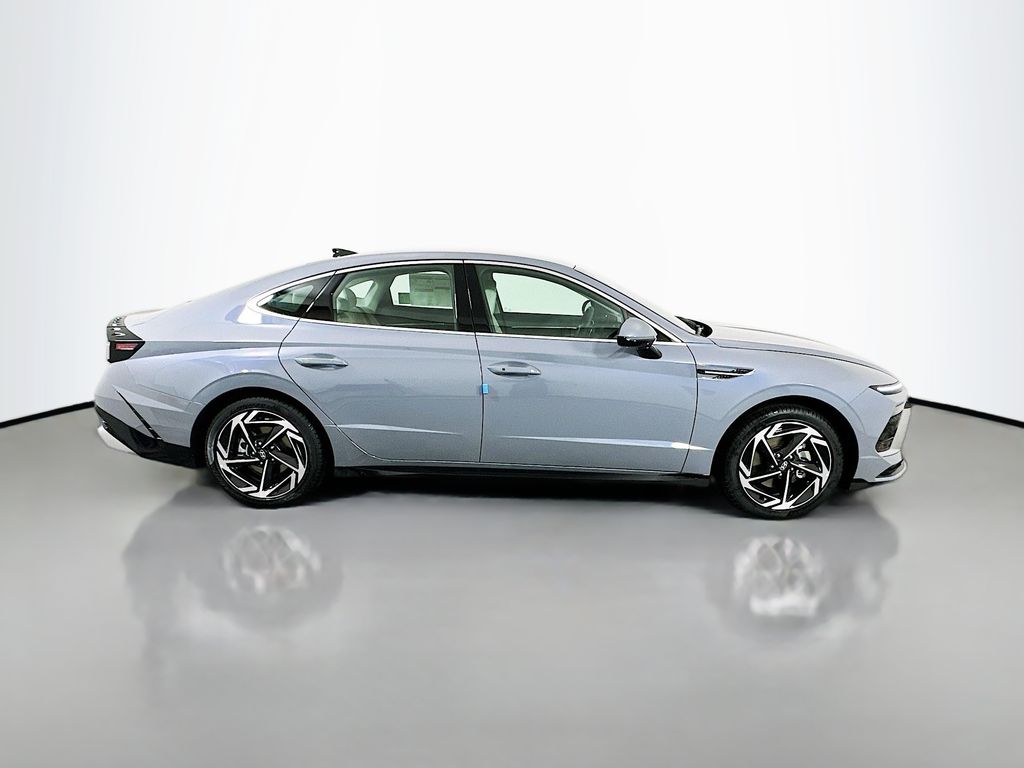 Thumbnail: 2026 Hyundai Sonata - 4