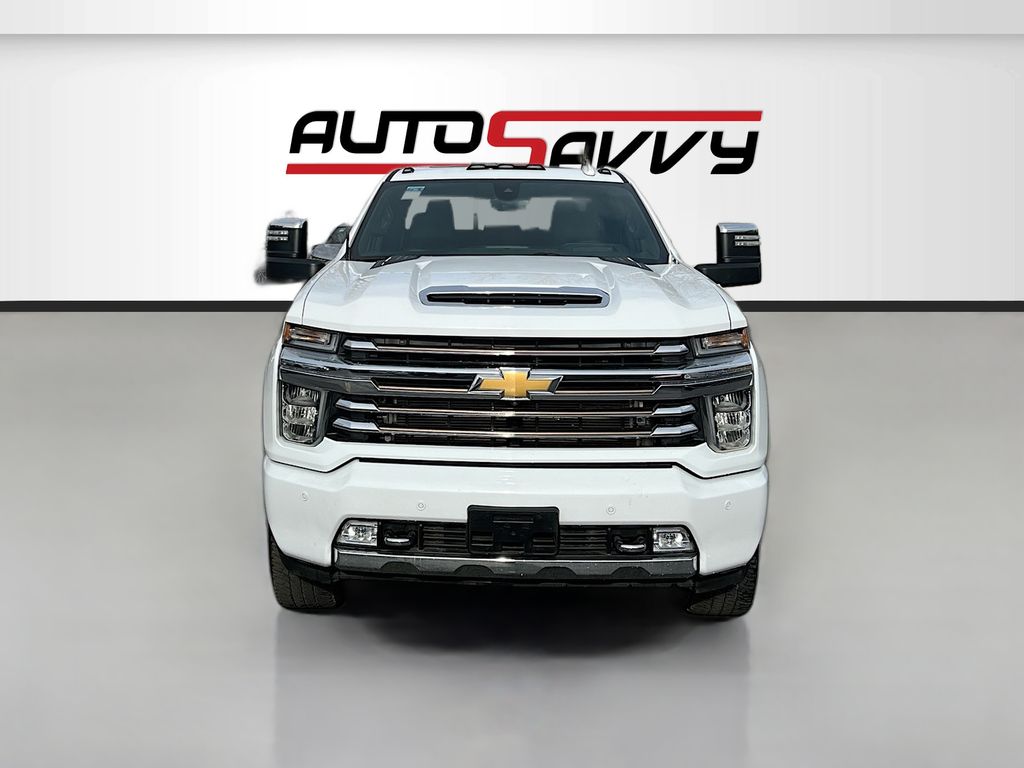 Used 2022 Summit White Chevrolet High Country image 2