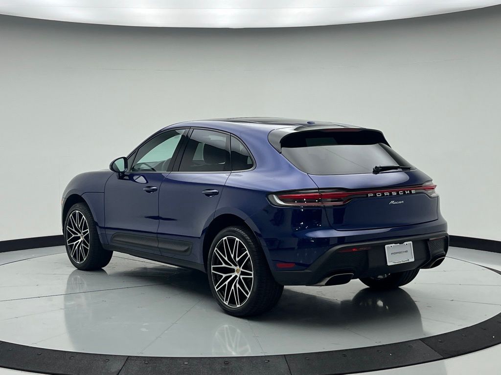 Thumbnail: 2025 Porsche Macan - 3