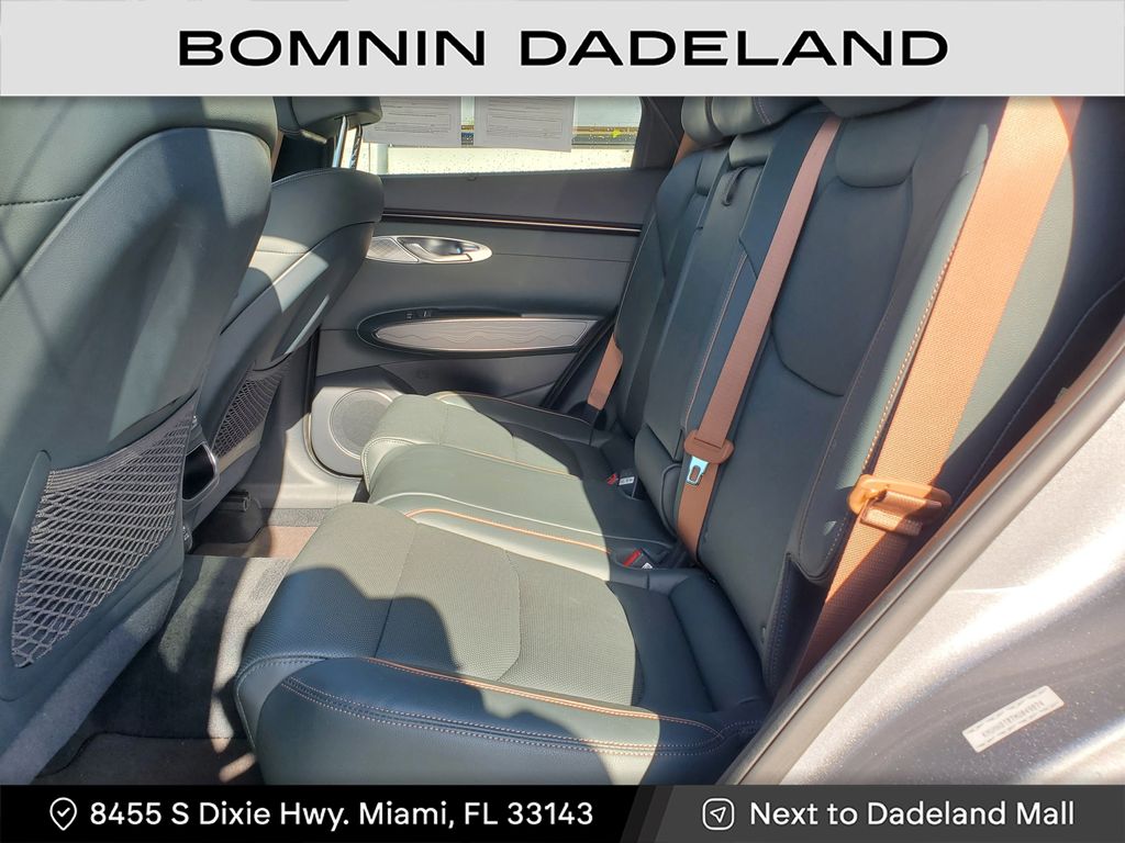 2022 Genesis GV70 2.5T Advanced photo