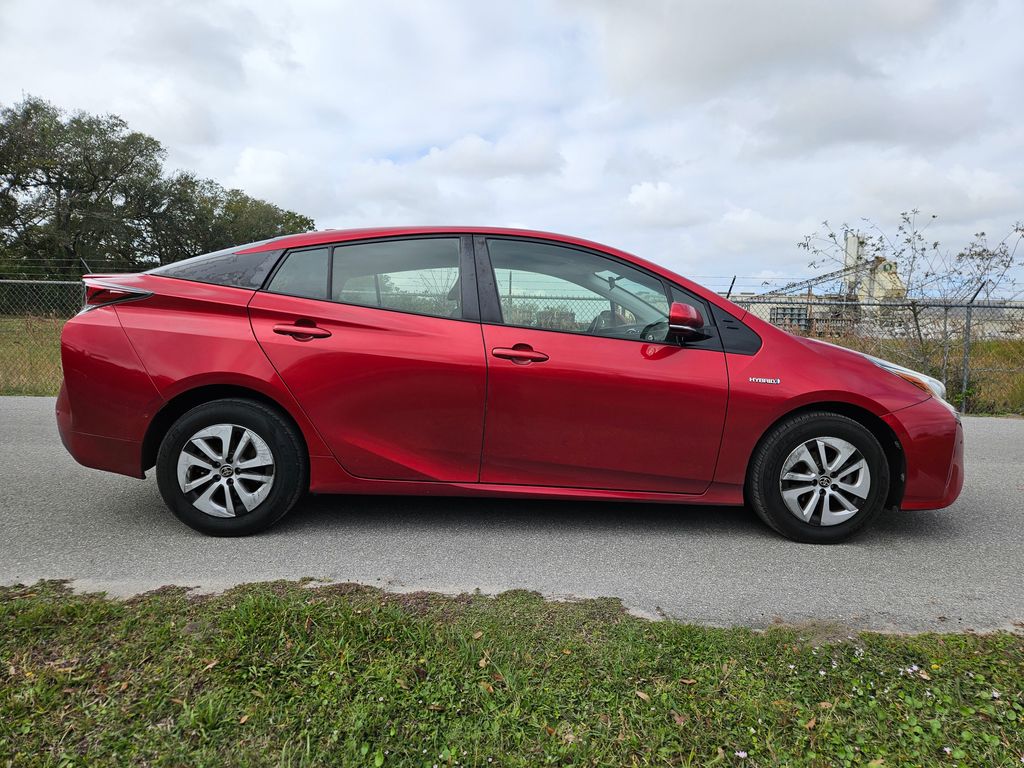 2017 Toyota Prius Two 6