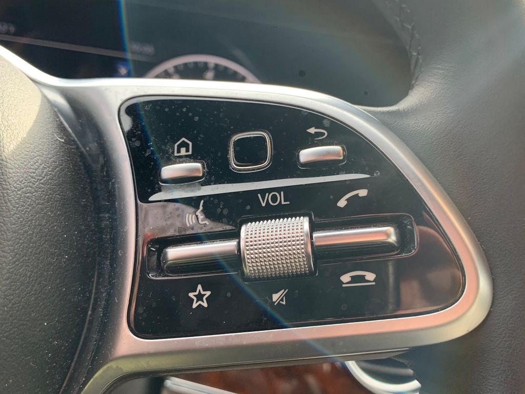 Thumbnail: 2019 Mercedes-Benz E-Class - 11