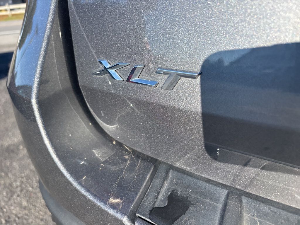 2023 Ford Explorer XLT 202A - 6