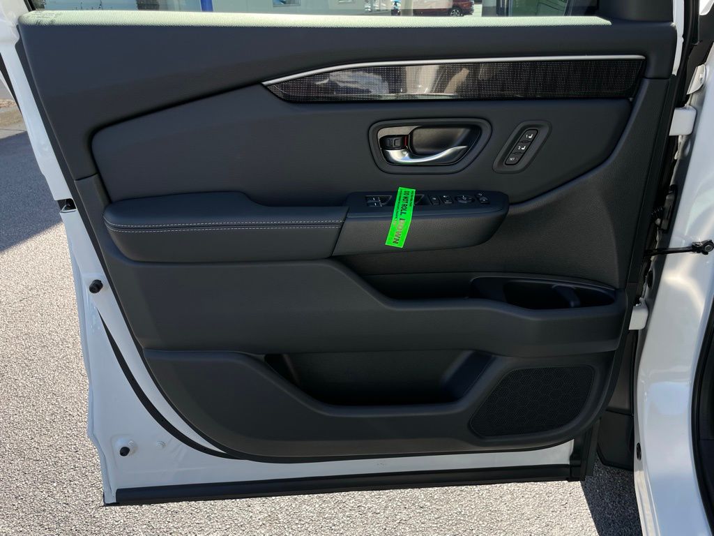 Thumbnail: 2025 Honda Pilot - 27