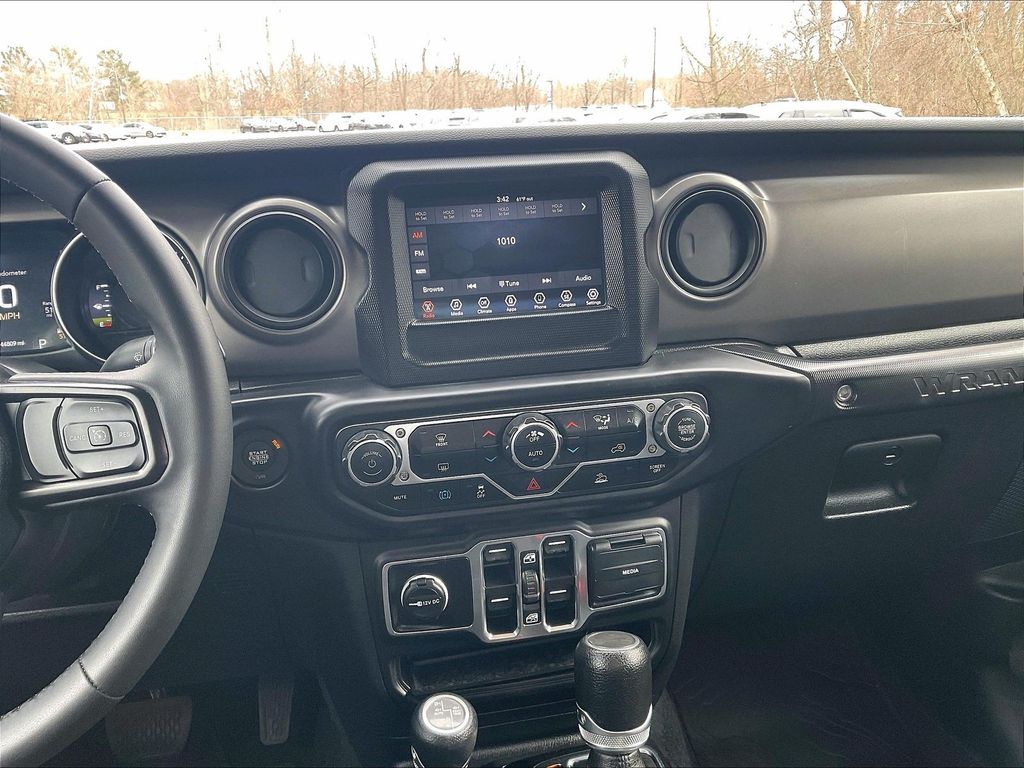2023 Jeep Wrangler — photo 18