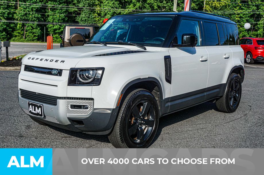 Used 2024 White Land Rover S image 2