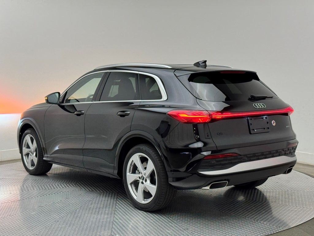 Thumbnail: 2025 Audi Q5 - 7