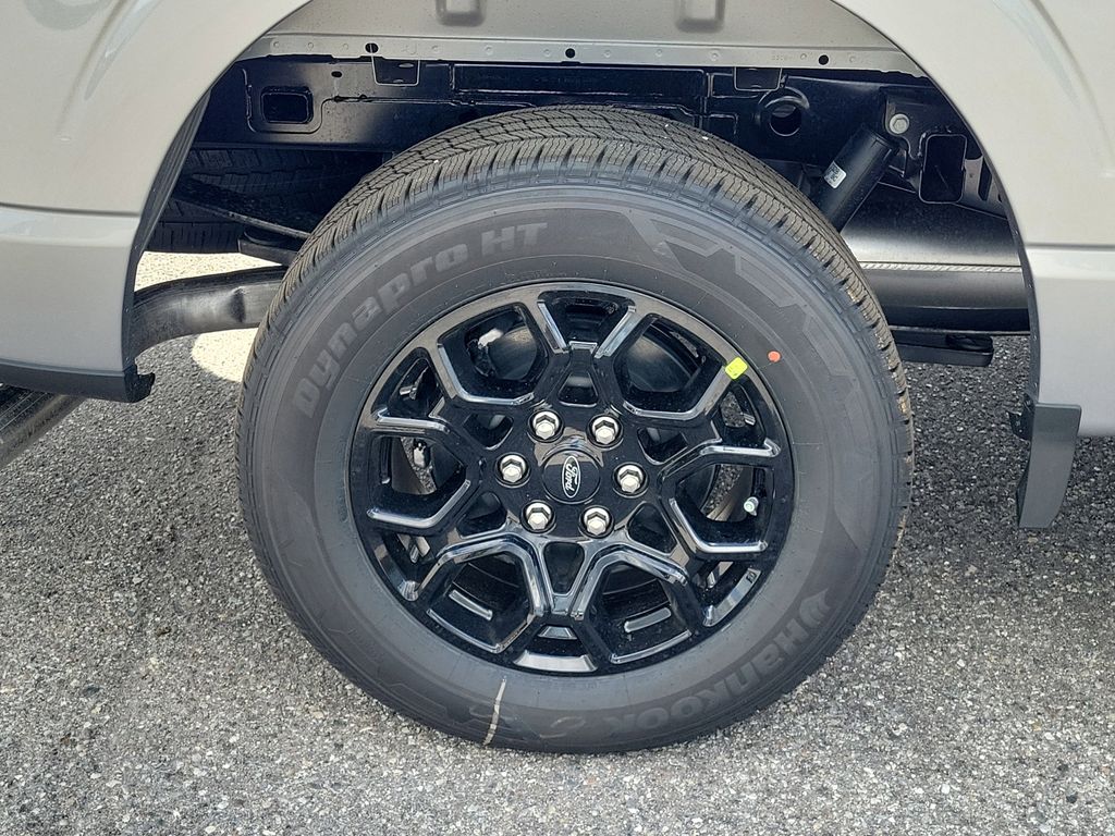 View vehicle photo 5