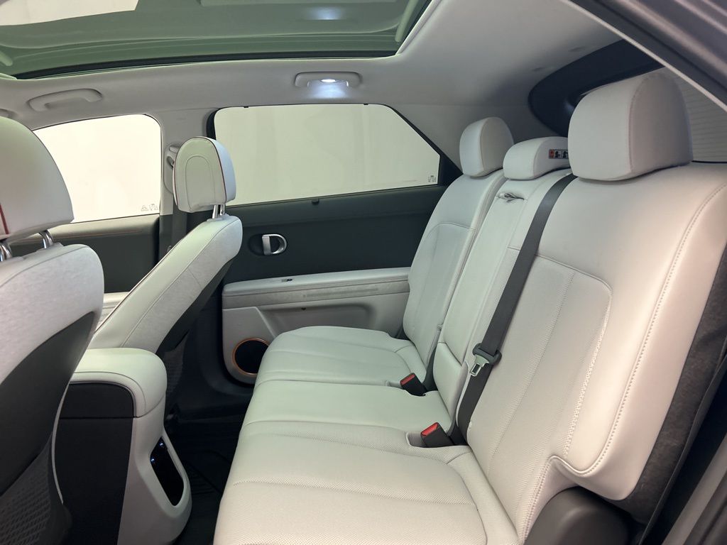 Thumbnail: 2023 Hyundai Ioniq 5 - 27