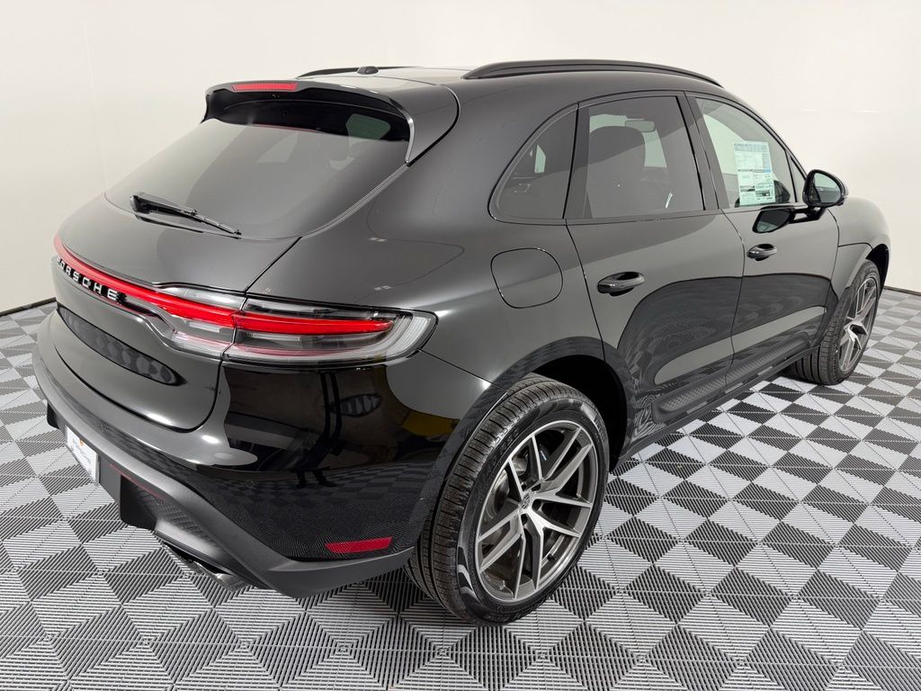 Thumbnail: 2026 Porsche Macan - 11