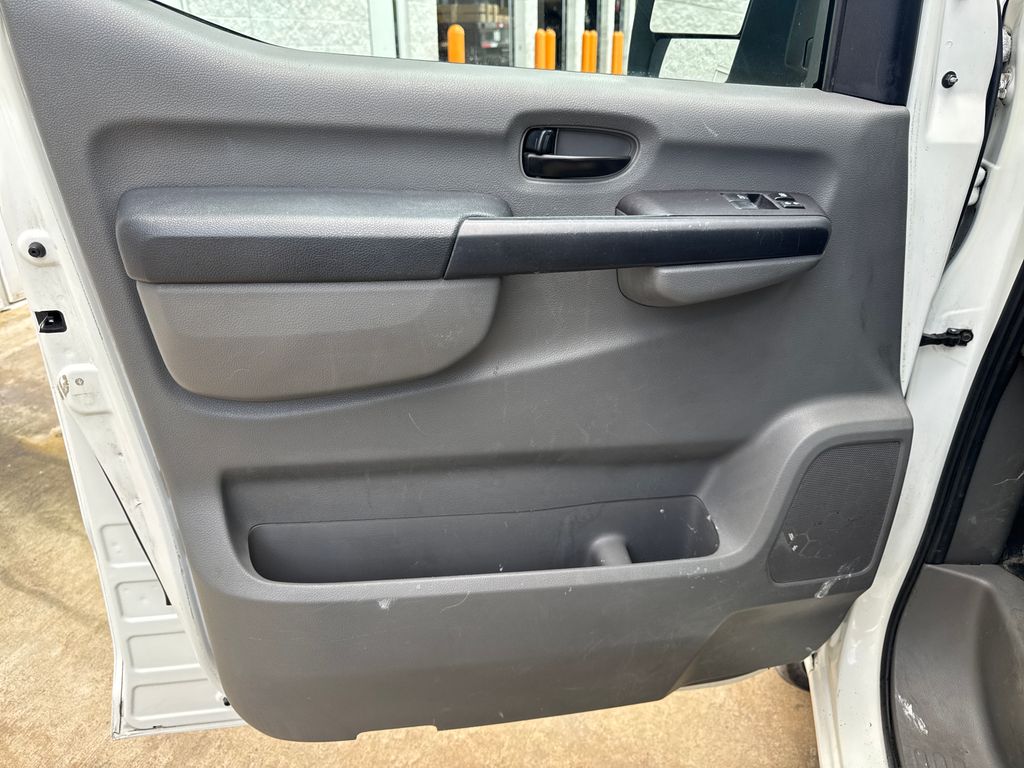Used 2014 White Nissan SV image 17