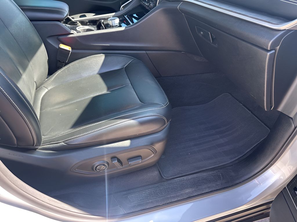 Used 2021 Silver Jeep Limited image 17