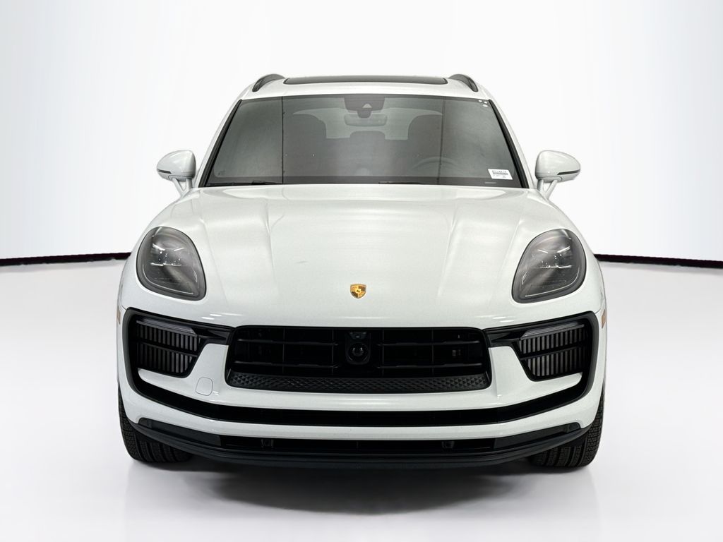 Thumbnail: 2026 Porsche Macan - 2