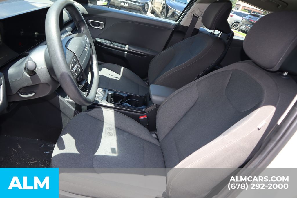Used 2025 Blue Kia LXS image 11