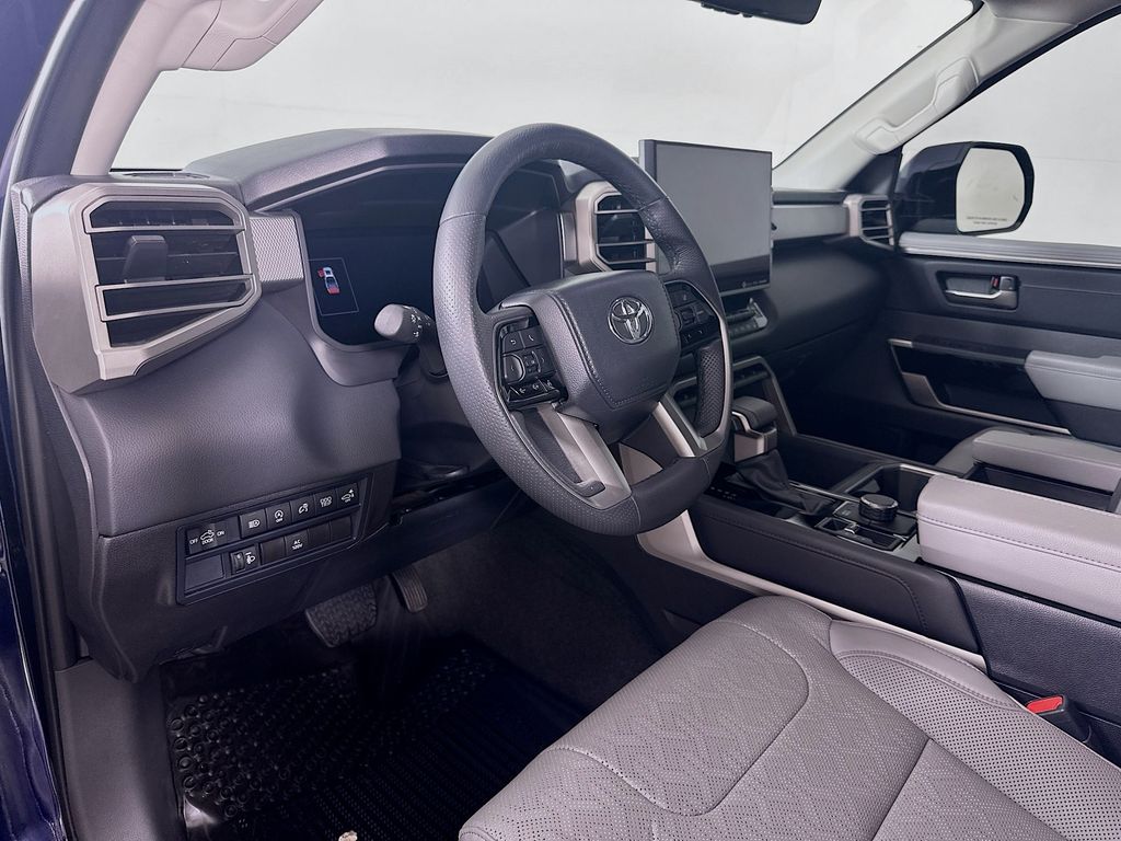 Thumbnail: 2024 Toyota Tundra - 9