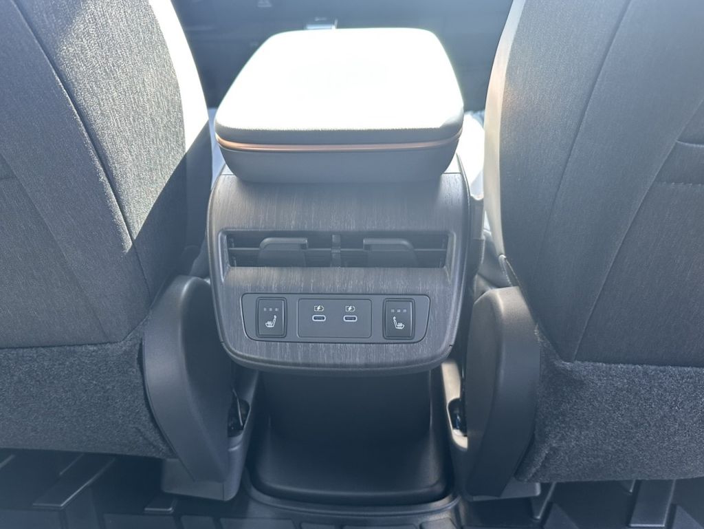 2025 Nissan Ariya PLATINUM+ e-4ORCE