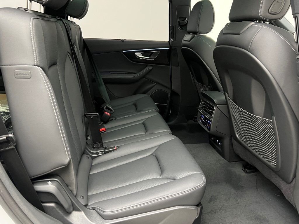Thumbnail: 2026 Audi Q7 - 19