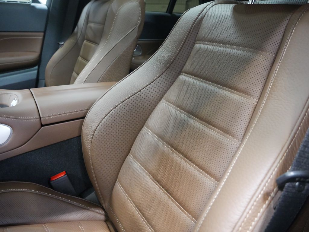 Thumbnail: 2026 Mercedes-Benz GLE - 21