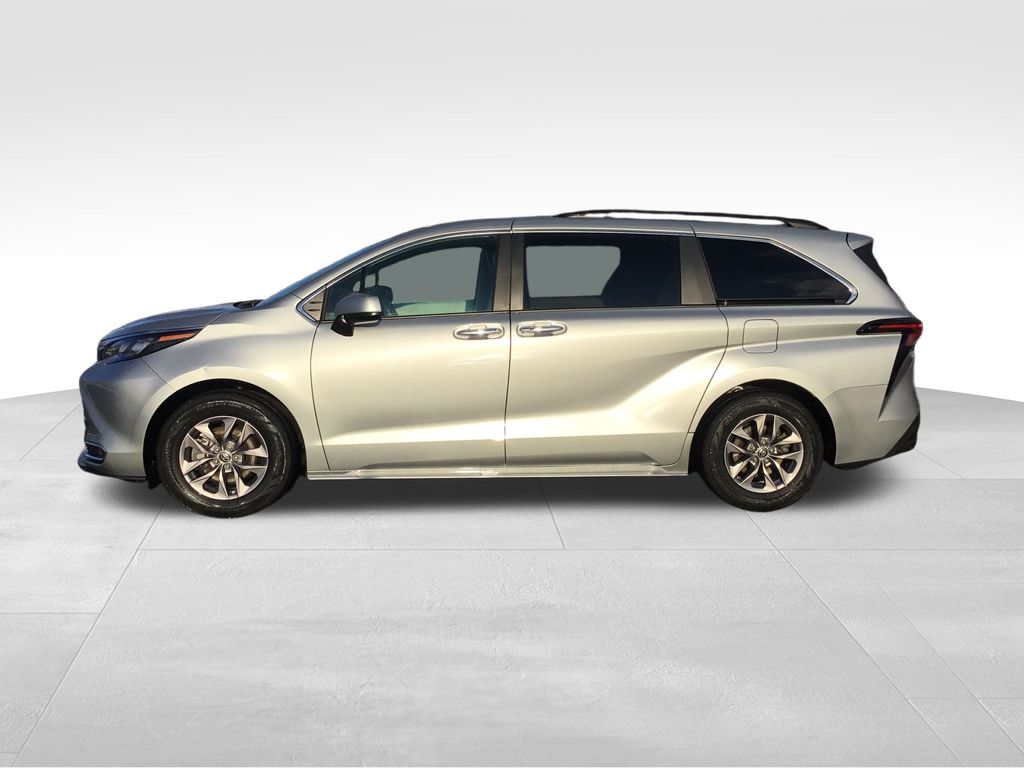 Thumbnail: 2024 Toyota Sienna - 2
