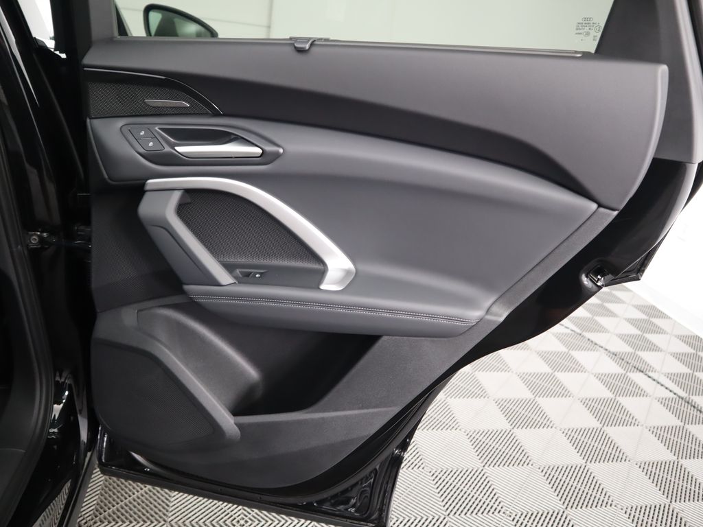 2025 Audi Q5  29