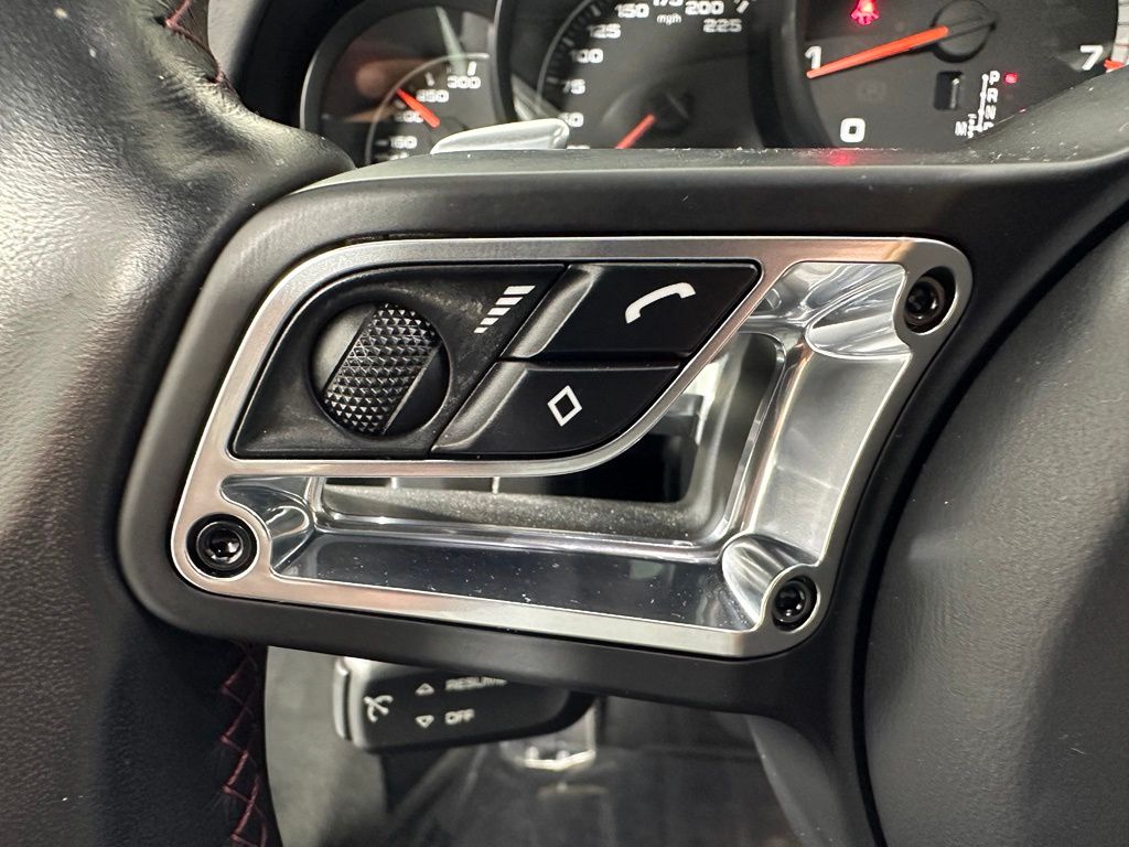 Thumbnail: 2019 Porsche 911 - 26
