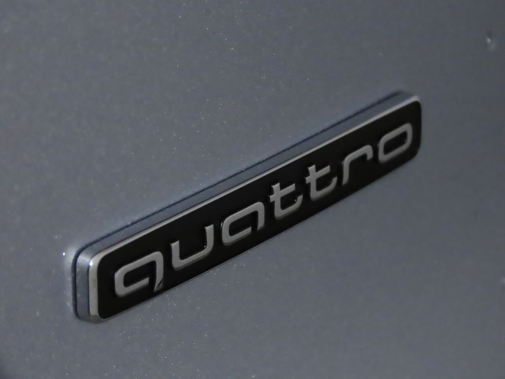 Thumbnail: 2025 Audi Q5 - 10