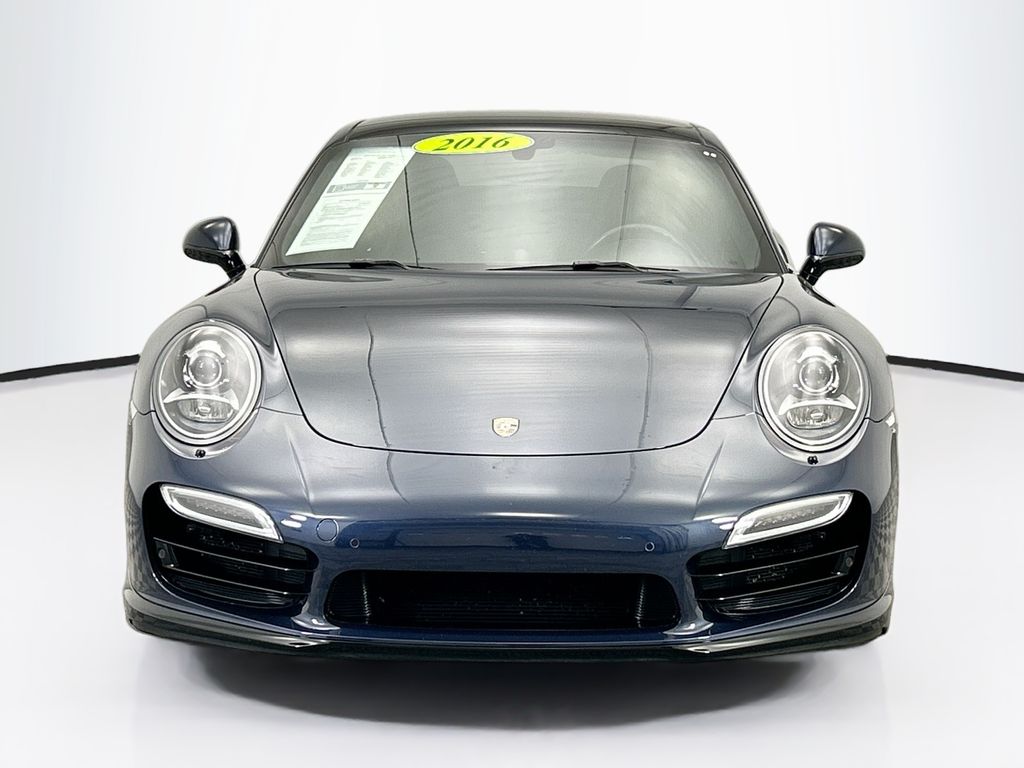 Thumbnail: 2016 Porsche 911 - 10