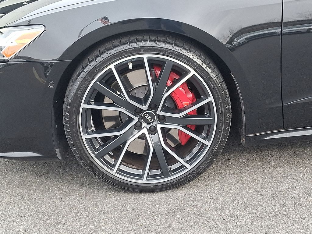 Thumbnail: 2022 Audi S7 - 8