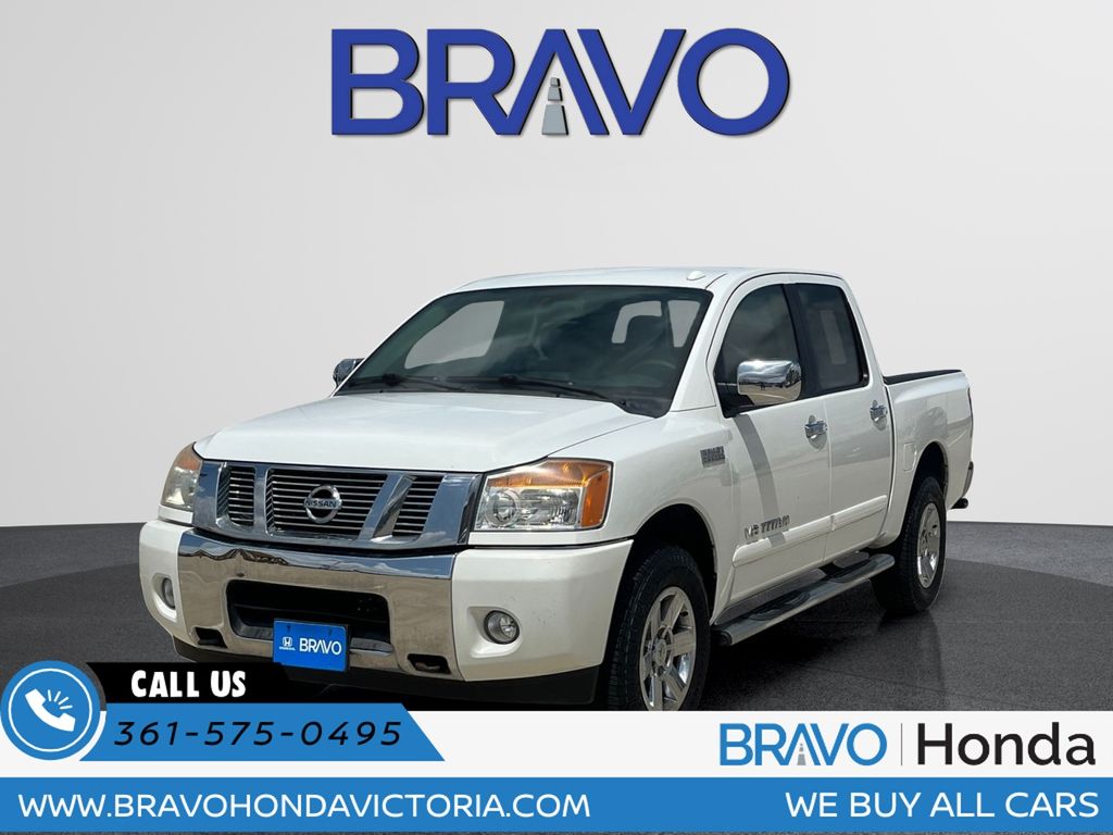 Glacier White 2014 Nissan Titan SV Crew Cab 4WD Pickup Truck Four-Wheel Drive 5-Speed Automatic