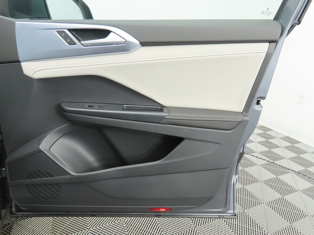 Thumbnail: 2025 Volkswagen Taos - 25