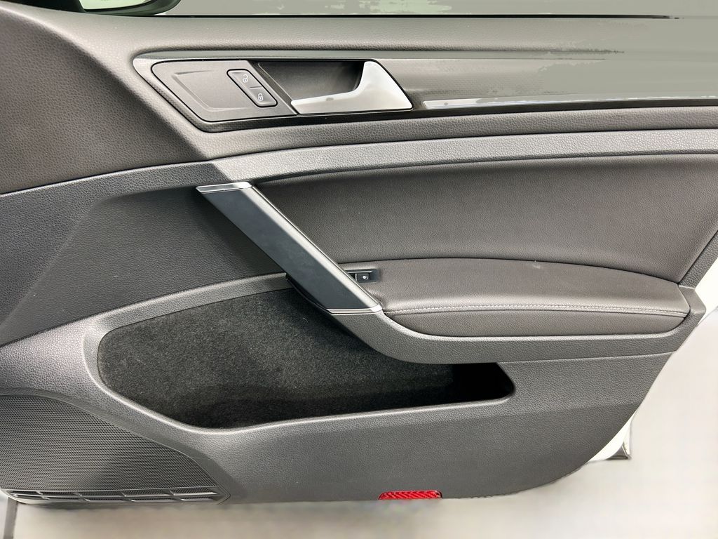 Thumbnail: 2019 Volkswagen Golf - 24