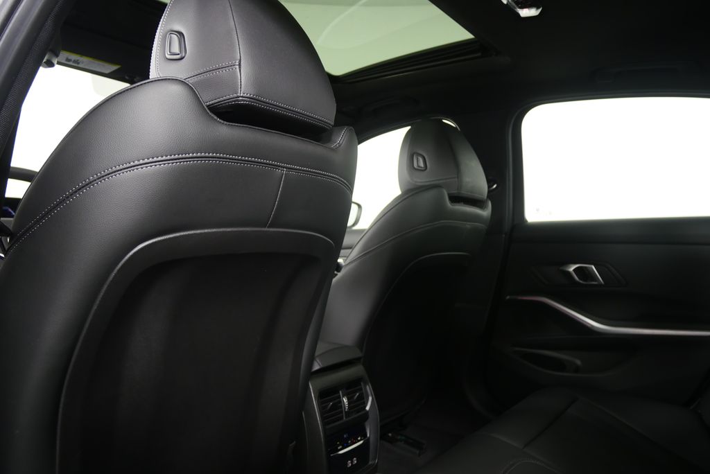 Thumbnail: 2025 BMW 3 Series - 16