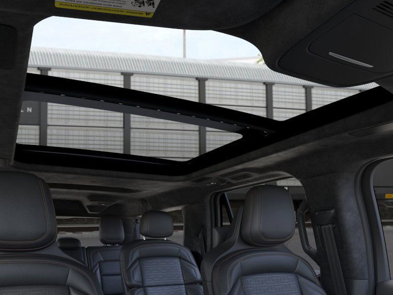 Thumbnail: 2025 Lincoln Navigator - 22