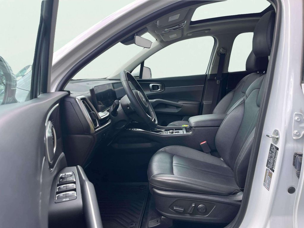 Certified Used 2025 Glacial White Pearl Kia S image 25