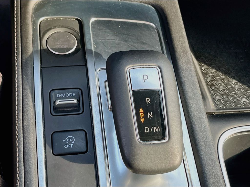 Used 2025 Gray INFINITI LUXE image 17