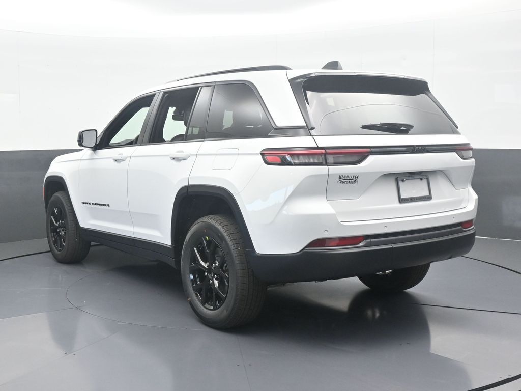 New 2026 Bright White Clearcoat Jeep Laredo image 4