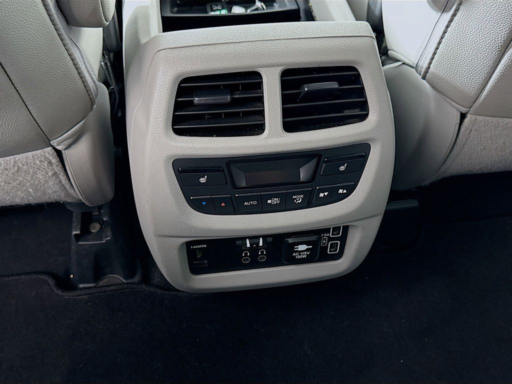 Thumbnail: 2019 Honda Pilot - 25