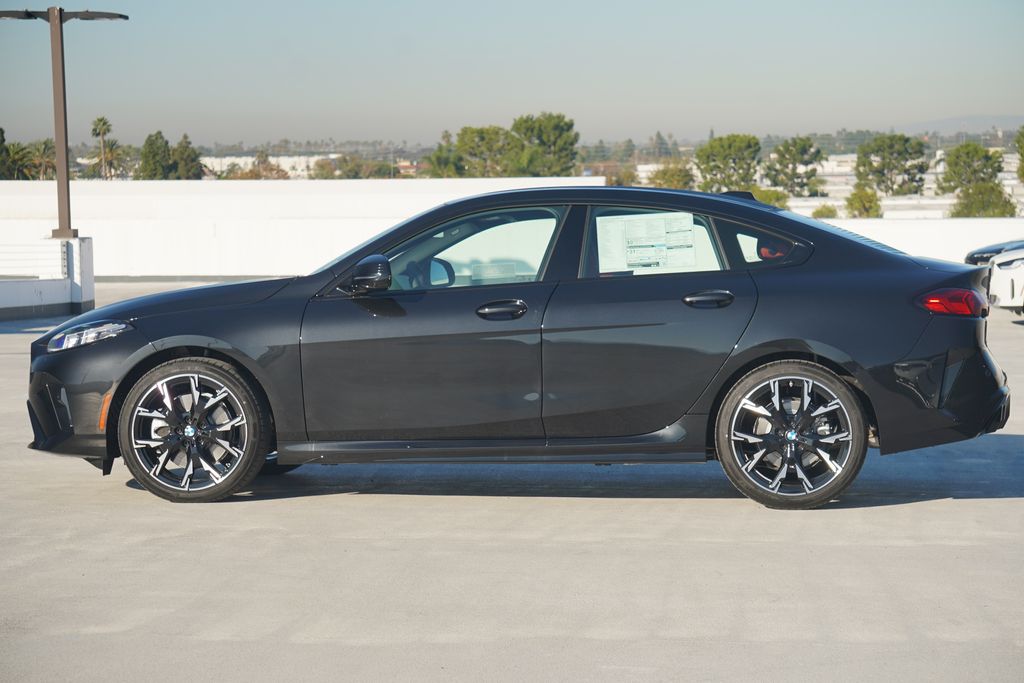 Thumbnail: 2026 BMW 2 Series - 4