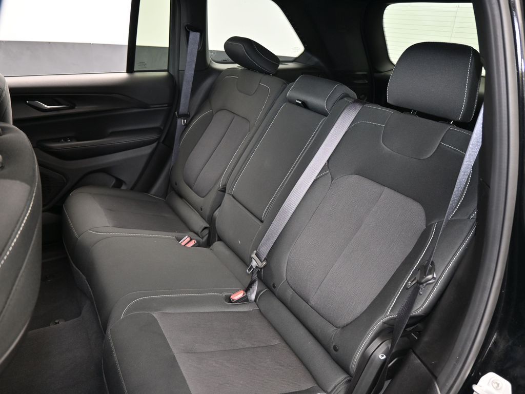 Used 2025 Diamond Black Crystal Pearlcoat Jeep Laredo image 36