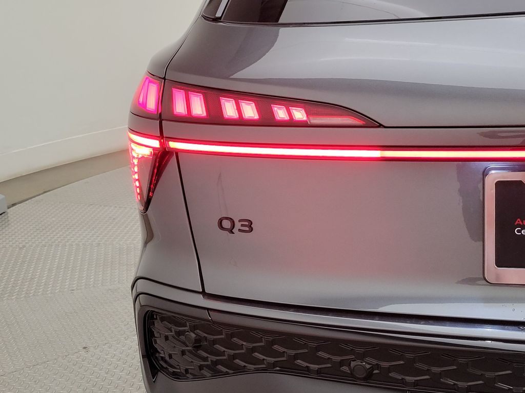 Thumbnail: 2026 Audi Q3 - 9