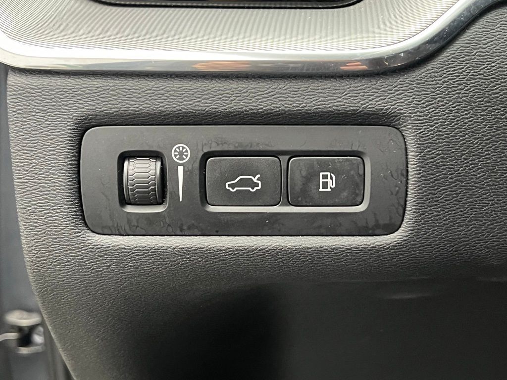 Thumbnail: 2021 Volvo XC60 - 20