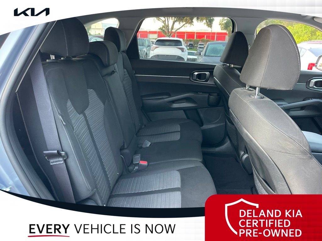 2024 Kia Sorento LX - Photo 27