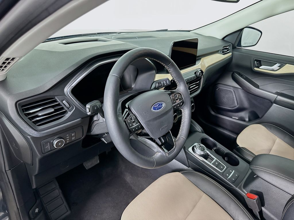 Thumbnail: 2022 Ford Escape - 9
