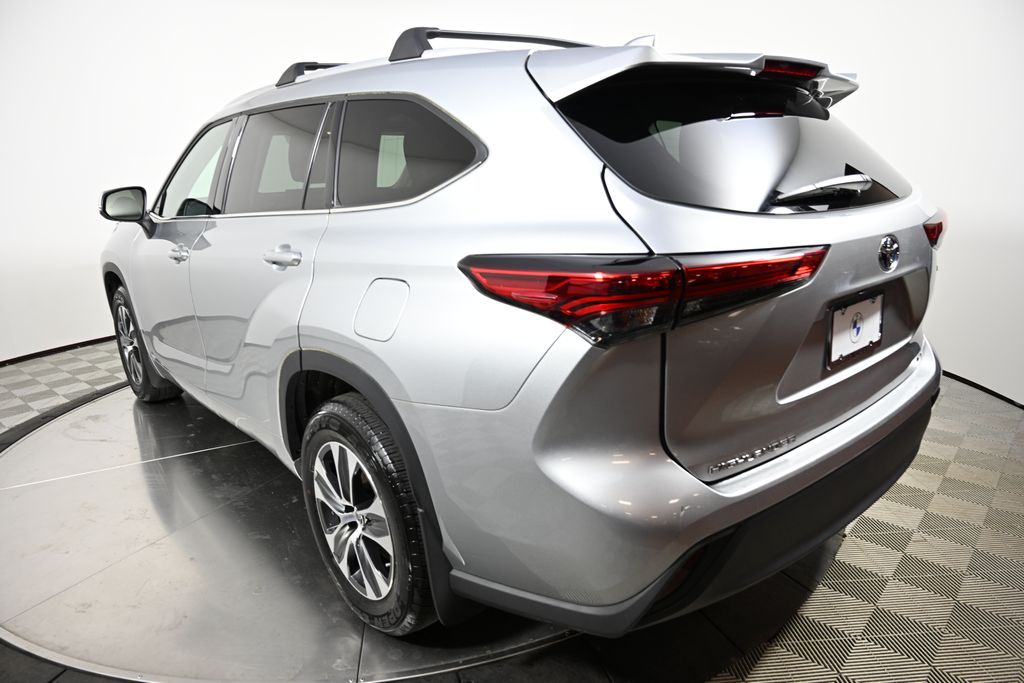 2022 Toyota Highlander XLE 3