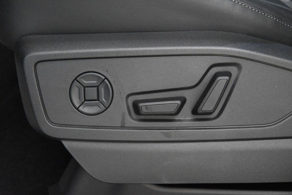 Thumbnail: 2025 Audi Q5 - 26