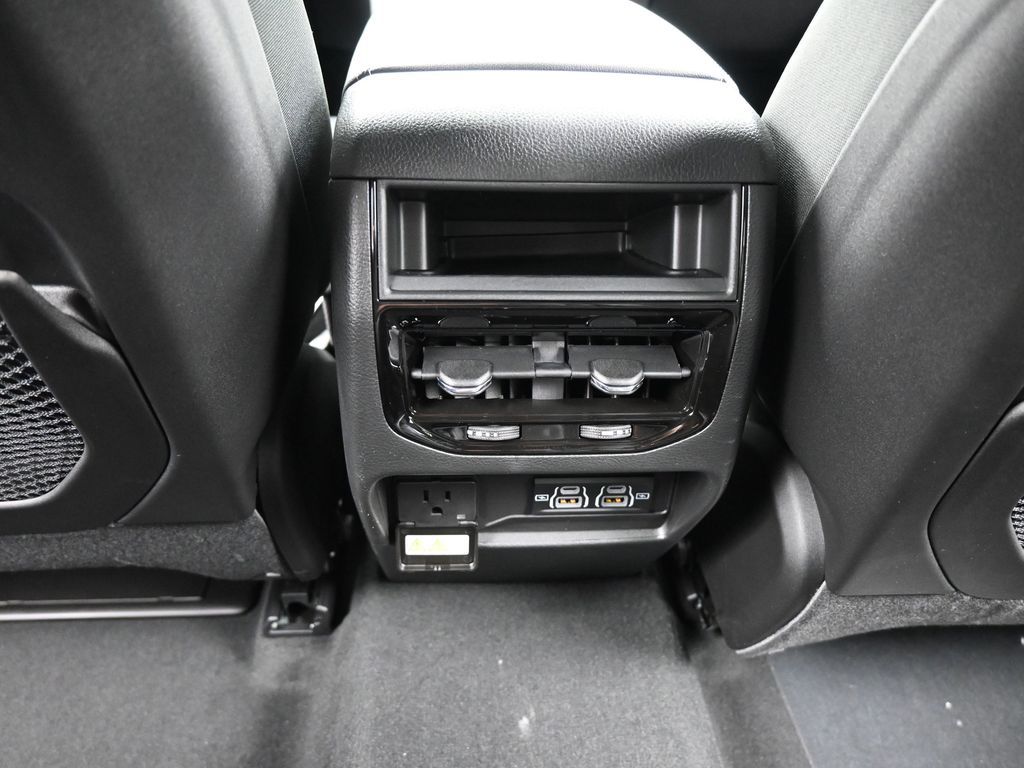 New 2025 Baltic Gray Metallic Clearcoat Jeep Altitude X image 30