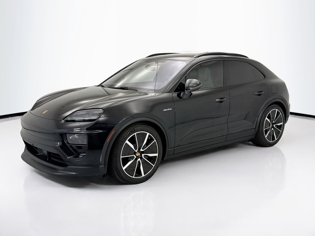 Thumbnail: 2024 Porsche Macan - 1