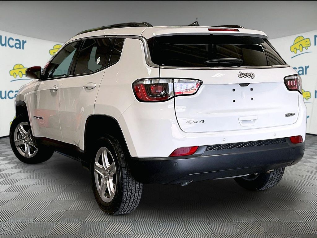 2023 Jeep Compass — photo 4