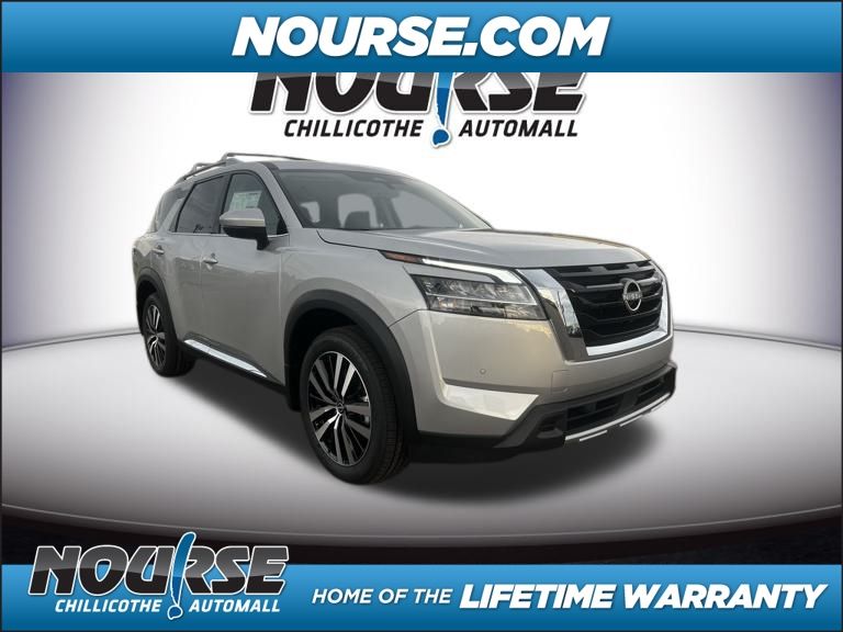 2024 Nissan Pathfinder Platinum photo